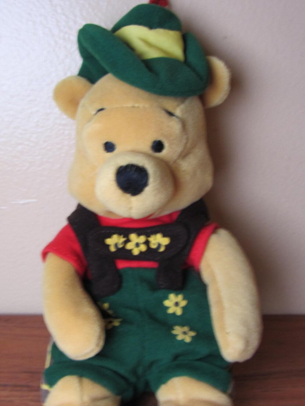 plush winnie the pooh oktoberfest pooh lederhosen (W6751)